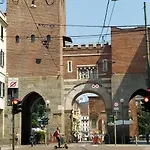 Colonne Apartman *